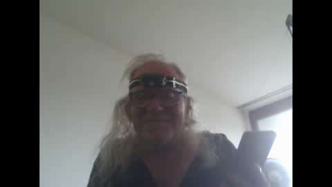 Snapshot of matthy60 chatting on 09-10-25, 10:48 Matthias online show from 09-10-25, 10:48