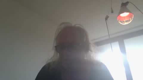 Snapshot of matthy60 chatting on 10-19-25, 10:16 Matthias online show from 10-19-25, 10:16