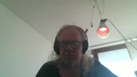 Snapshot of matthy60 chatting on 10-31-25, 07:53 Matthias online show from 10-31-25, 07:53