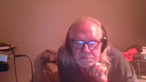 Snapshot of matthy60 chatting on 11-01-25, 01:29 Matthias online show from 11-01-25, 01:29