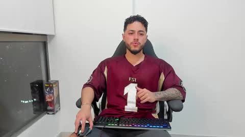 Snapshot of mattia_dupont chatting on 02-09-26, 01:20 Mattias online show from 02-09-26, 01:20