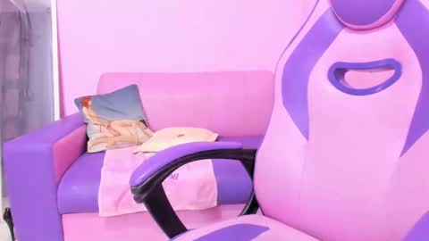 call me mommy online show from 09-13-25, 04:07