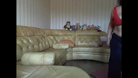 Cat online show from 04-13-26, 09:37