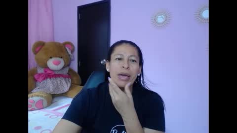 Snapshot of mature_martina_ chatting on 02-10-25, 07:28 Martina online show from 02-10-25, 07:28