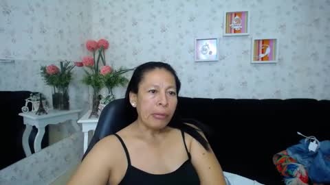 Snapshot of mature_martina_ chatting on 02-16-25, 05:48 Martina online show from 02-16-25, 05:48