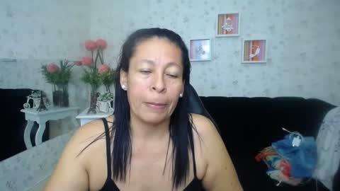 Snapshot of mature_martina_ chatting on 02-16-25, 08:54 Martina online show from 02-16-25, 08:54