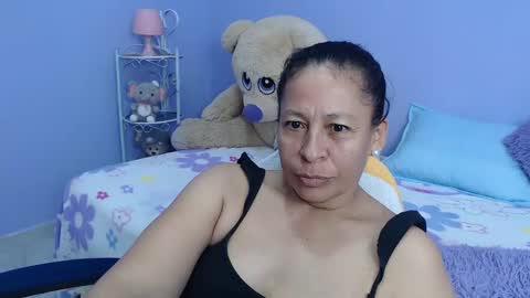 Snapshot of mature_martina_ chatting on 02-23-25, 04:50 Martina online show from 02-23-25, 04:50