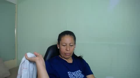 Snapshot of mature_martina_ chatting on 02-25-25, 12:47 Martina online show from 02-25-25, 12:47