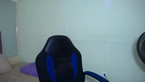 Snapshot of mature_martina_ chatting on 02-25-25, 05:52 Martina online show from 02-25-25, 05:52