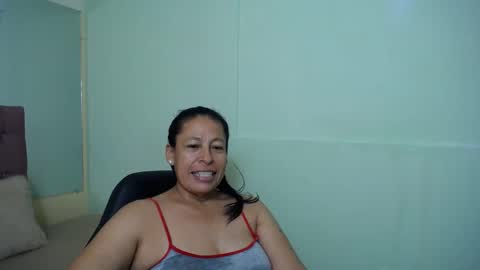 Snapshot of mature_martina_ chatting on 03-01-25, 02:37 Martina online show from 03-01-25, 02:37