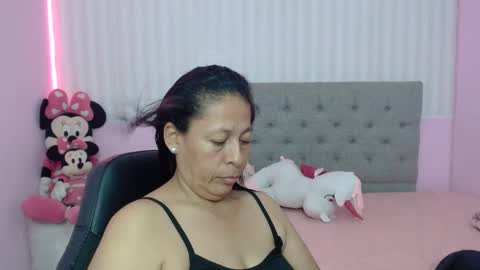 Snapshot of mature_martina_ chatting on 03-04-25, 01:45 Martina online show from 03-04-25, 01:45