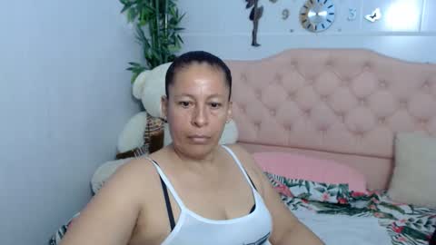 Snapshot of mature_martina_ chatting on 09-24-25, 10:57 Martina online show from 09-24-25, 10:57