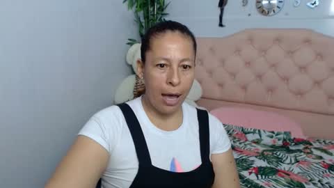 Snapshot of mature_martina_ chatting on 09-25-25, 11:30 Martina online show from 09-25-25, 11:30