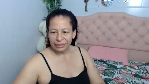 Snapshot of mature_martina_ chatting on 09-28-25, 10:31 Martina online show from 09-28-25, 10:31