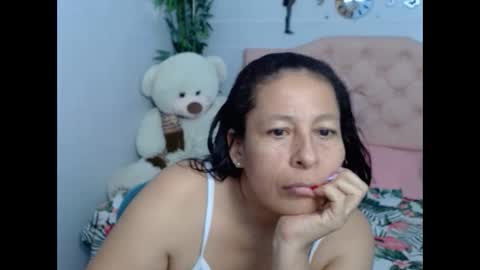 Snapshot of mature_martina_ chatting on 09-30-25, 04:39 Martina online show from 09-30-25, 04:39