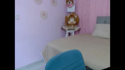 Snapshot of mature_martina_ chatting on 10-11-25, 11:53 Martina online show from 10-11-25, 11:53