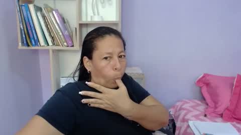 Snapshot of mature_martina_ chatting on 11-01-25, 09:39 Martina online show from 11-01-25, 09:39