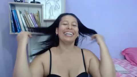 Snapshot of mature_martina_ chatting on 11-04-25, 11:04 Martina online show from 11-04-25, 11:04