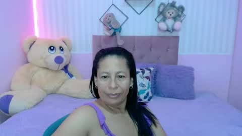 Snapshot of mature_martina_ chatting on 11-16-25, 10:10 Martina online show from 11-16-25, 10:10