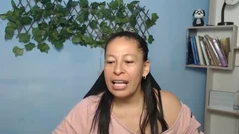 Snapshot of mature_martina_ chatting on 11-17-25, 05:41 Martina online show from 11-17-25, 05:41
