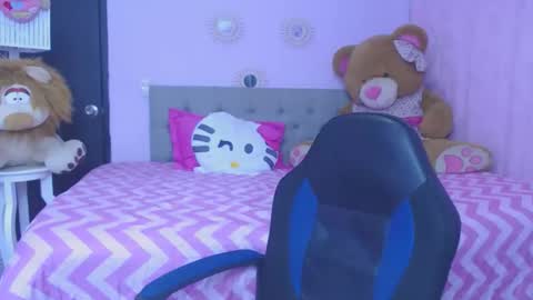 Snapshot of mature_martina_ chatting on 11-30-25, 12:09 Martina online show from 11-30-25, 12:09