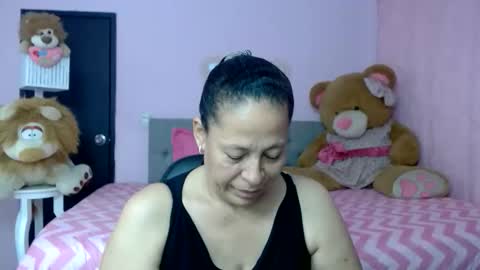 Snapshot of mature_martina_ chatting on 12-01-25, 06:35 Martina online show from 12-01-25, 06:35