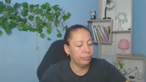 Snapshot of mature_martina_ chatting on 12-05-25, 07:32 Martina online show from 12-05-25, 07:32