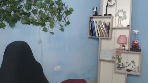 Snapshot of mature_martina_ chatting on 12-21-25, 09:16 Martina online show from 12-21-25, 09:16