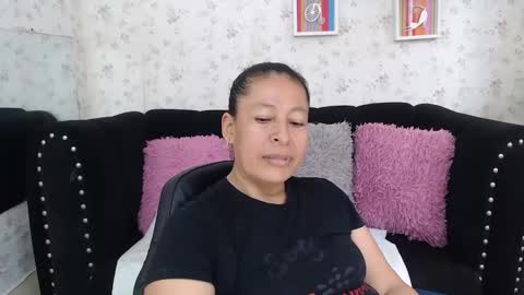 Snapshot of mature_martina_ chatting on 01-12-26, 07:19 Martina online show from 01-12-26, 07:19