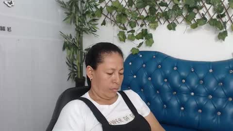 Snapshot of mature_martina_ chatting on 02-07-26, 07:39 Martina online show from 02-07-26, 07:39