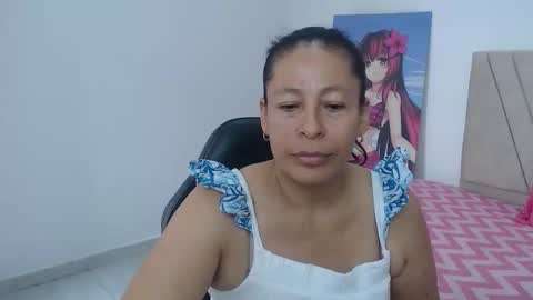 Snapshot of mature_martina_ chatting on 02-18-26, 07:10 Martina online show from 02-18-26, 07:10