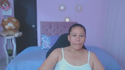 Snapshot of mature_martina_ chatting on 02-25-26, 07:23 Martina online show from 02-25-26, 07:23