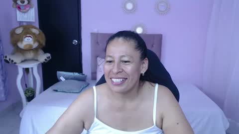 Snapshot of mature_martina_ chatting on 02-28-26, 08:54 Martina online show from 02-28-26, 08:54