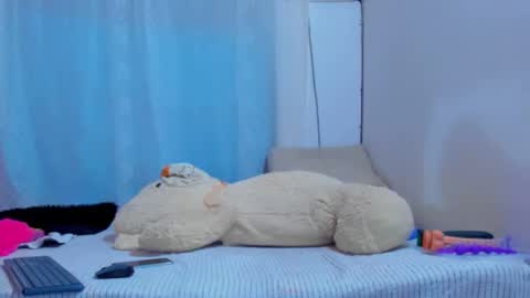 Snapshot of maturealicia chatting on 10-23-25, 04:01 Alicia STREAMING SCHEDULE 1400 - 2130 GMT-5 online show from 10-23-25, 04:01