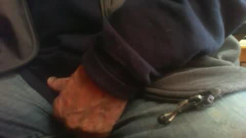 Snapshot of maturedaddi chatting on 10-23-25, 09:41 Maturedaddi online show from 10-23-25, 09:41