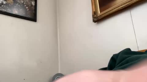 Snapshot of maturejerky chatting on 02-20-25, 05:51 maturejerky online show from 02-20-25, 05:51