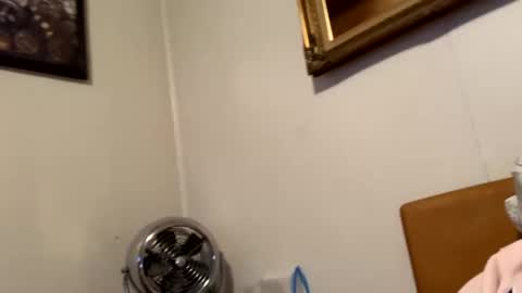 Snapshot of maturejerky chatting on 10-12-25, 06:18 maturejerky online show from 10-12-25, 06:18