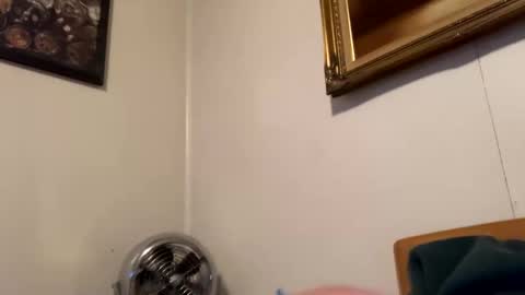 Snapshot of maturejerky chatting on 10-20-25, 09:37 maturejerky online show from 10-20-25, 09:37