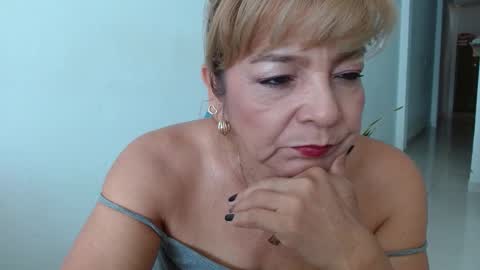 Cecilia online show from 02-06-25, 01:21