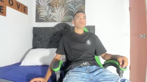 Snapshot of mauricio_smiith chatting on 03-02-26, 02:14 MAURICIO online show from 03-02-26, 02:14