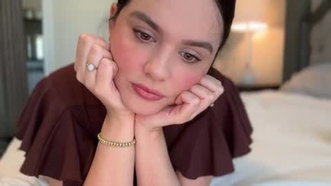 Snapshot of mauve_apple chatting on 02-04-26, 07:53 Apple online show from 02-04-26, 07:53