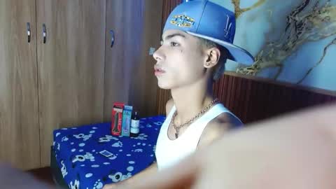 Snapshot of maverickhotson303av chatting on 12-15-25, 11:20 maverickhotson303av online show from 12-15-25, 11:20