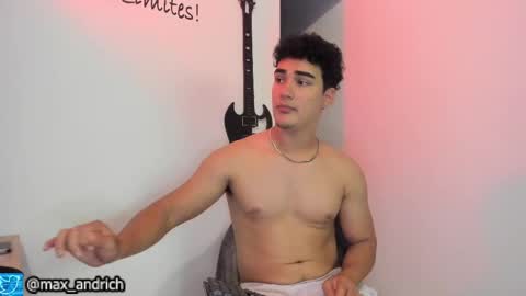 Snapshot of max__andrich chatting on 10-28-25, 02:04 Max... online show from 10-28-25, 02:04