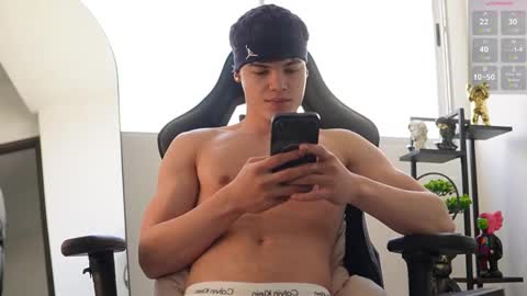 Snapshot of max_cortes1_ chatting on 10-21-25, 04:51 60 OFF ON MY OF ONLY FOR TODAY online show from 10-21-25, 04:51