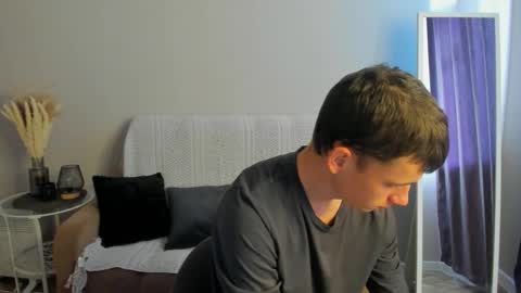 Max online show from 09-17-25, 04:47