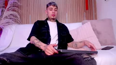 Max online show from 02-28-26, 01:01