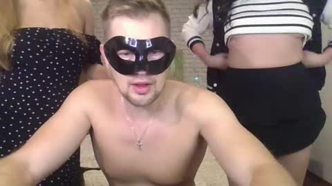 Max  Aliya online show from 09-30-25, 07:24