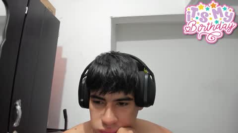 Snapshot of max_miller66 chatting on 09-19-25, 12:17 Max online show from 09-19-25, 12:17