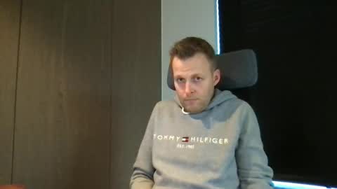 Max take off clothes online show from 01-28-25, 12:00