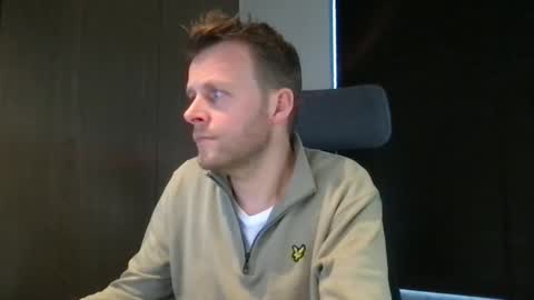 Snapshot of max_straight_1 chatting on 01-13-26, 09:36 Max take off clothes online show from 01-13-26, 09:36